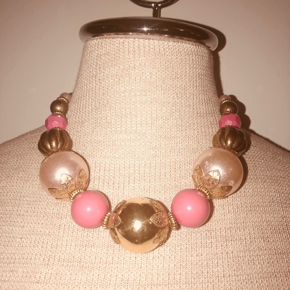 🌼3 for 25🌼 Pink Faux Pear Necklace